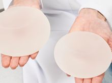 Search and Compare the Best Clinics and Doctors at the Lowest Prices for Breast Implants in Romania