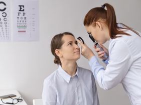 So sánh Mức giá, Chi phí và Đánh giá cho Điều trị cắt dính mống mắt tại Việt Nam
