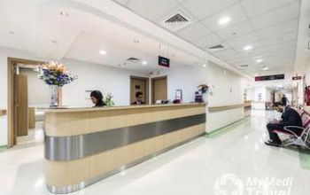 对比关于Medeor 24x7 Hospital Dubai提供的 位于 迪拜妇科学的评论、价格和成本| M-U2-13