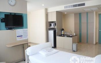 对比关于Bangkok Hospital Hua Hin提供的 位于 华欣整形与美容手术的评论、价格和成本| M-HH-1