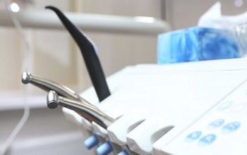 对比关于Astra Dent Dental Clinic提供的 位于 基辅牙科学的评论、价格和成本| M-UK1-3