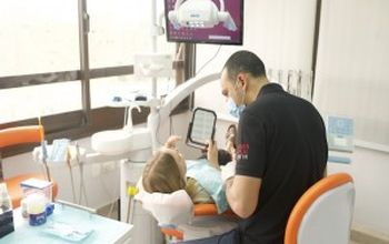 对比关于Asnan Dental Center Dr.K.Bakeer提供的 位于 埃及牙科套系的评论、价格和成本| M-EG1-6