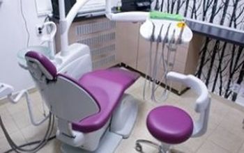 对比关于Favorit Dental Clinic提供的 位于 罗马尼亚牙科学的评论、价格和成本| M-BR-58