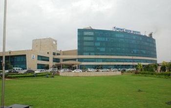 对比关于Artemis Hospitals - Dwarka提供的 位于 New Delhi心脏病学的评论、价格和成本| M-IN11-28
