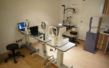 对比关于Optiker Optometry提供的 位于 Petaling Jaya眼科学的评论、价格和成本| M-M2-21