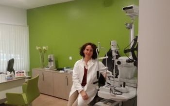 对比关于Clinica Occular Dra. Gloria Carretero提供的 位于 Calle del Mediterraneo眼科学的评论、价格和成本| M-SP13-13