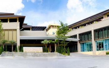 对比关于Lasik Phuket International Hospital提供的 位于 普吉岛眼科学的评论、价格和成本| M-PH-35