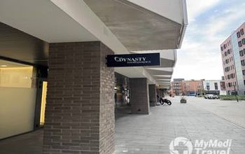 对比关于Dynasty Stomatology Prague提供的 位于 米兹里西普外科的评论、价格和成本| C25AE1