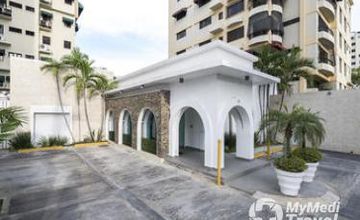 Compare Reviews, Prices & Costs of Hair Restoration in Dominican Republic at Alba Reyes Skin and Hair Transplant Institute | M-DO1-3