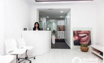 Compare Reviews, Prices & Costs of Dentistry Packages in Barcelona at Disseny de Somriures | M-SP4-1