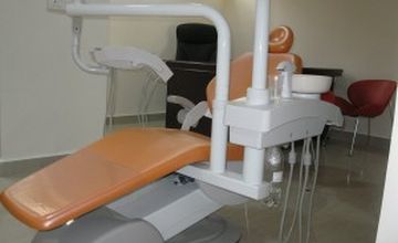 Compare Reviews, Prices & Costs of Dentistry in Kochi at Perfect Smile Dental & Implant center | M-IN8-3