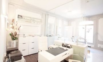 Compare Reviews, Prices & Costs of Dentistry in Paris at Cabinet Dr.Roxana Spataru | M-FP2-4