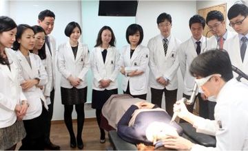 Compare Reviews, Prices & Costs of Cosmetology in South Korea at Renewme Skin Clinic Seocho | M-SO8-31