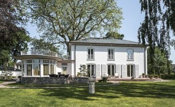 Compare Reviews, Prices & Costs of Dermatology in Hamburg at Dermatology Private Clinic Dr. med. Aresu Naderi | M-DE4-4