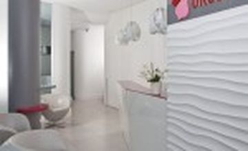 Compare Reviews, Prices & Costs of Dermatology in Warsaw at Klinika Medycyna Urody | M-PO11-13