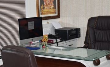 Compare Reviews, Prices & Costs of Hair Restoration in Pune at Arra Aesthetics | M-IN12-44