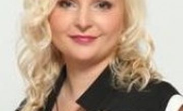 Compare Reviews, Prices & Costs of Hair Restoration in Poland at Dr Kulczycka Centrum Estetyki | M-PO12-11