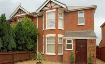 Compare Reviews, Prices & Costs of Plastic and Cosmetic Surgery in Isle of Wight at The Island Cosmetic Clinic | M-UN1-1085