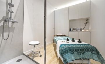 Compare Reviews, Prices & Costs of Laboratory Medicine in Portugal at The Beauty Bar | M-LP-1