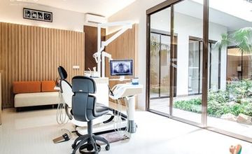 Compare Reviews, Prices & Costs of Dentistry in East Java at EZMO Dental Aesthetic Clinic | M-I10-13