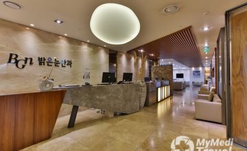 Compare Reviews, Prices & Costs of Ophthalmology in Seoul at BGN Eye Clinic Gangnam Kyobo Tower | 872701