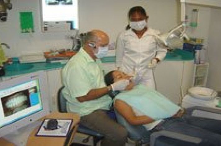 Laser Dental Clinic by Dr Roberto Altamira