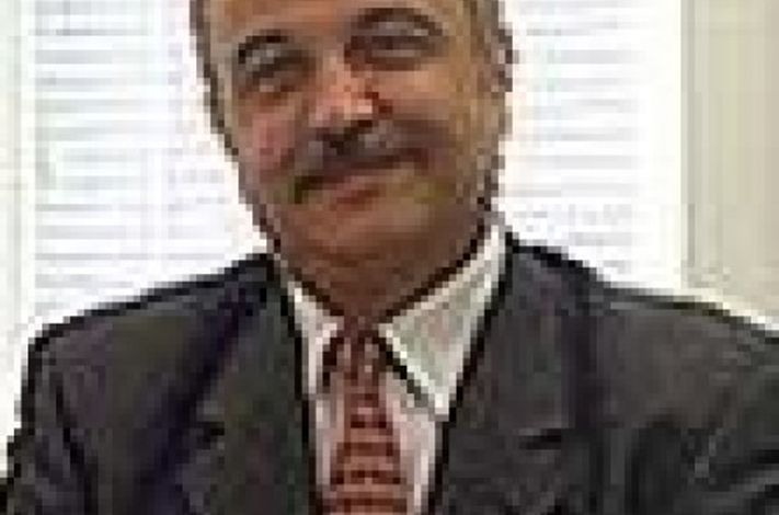 Masculine Dr. Aref El-Seweifi