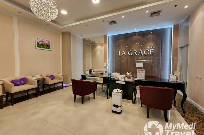 La Grace Clinic, Central World