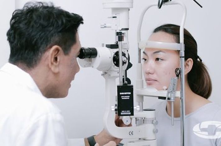 Lasik Surgery Clinic - AUFMC